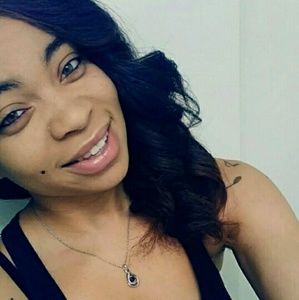 Meet your Posher, Marissa